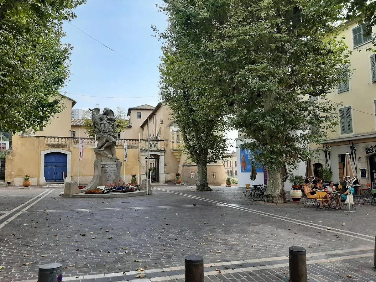 Design Loft Studio Climatise Parking Et Piscine Vallauris